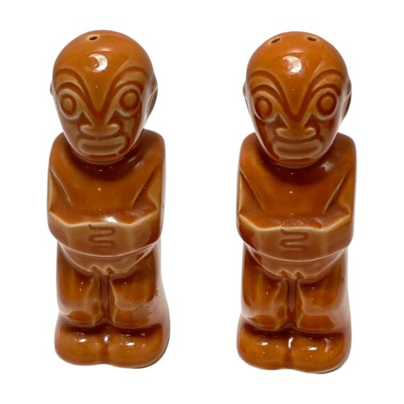Tiki Trader Vic Salt and Pepper Shaker Brown Tan Ceramic - Picture 1 of 6